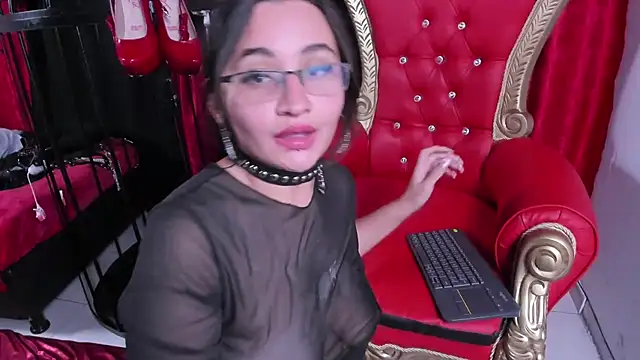 LiliThara's Live XXX Chat