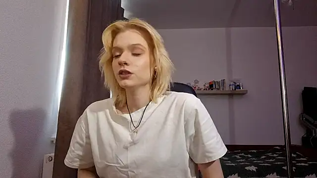 AuraNevera's Live XXX Chat