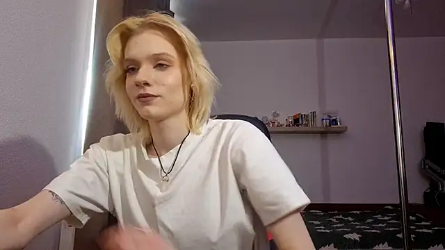 AuraNevera Adlı Modelin Canlı XXX Sohbeti