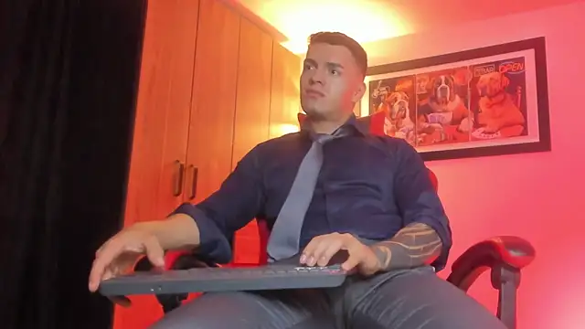 ALPHA_DOMINUS_'s Live XXX Chat