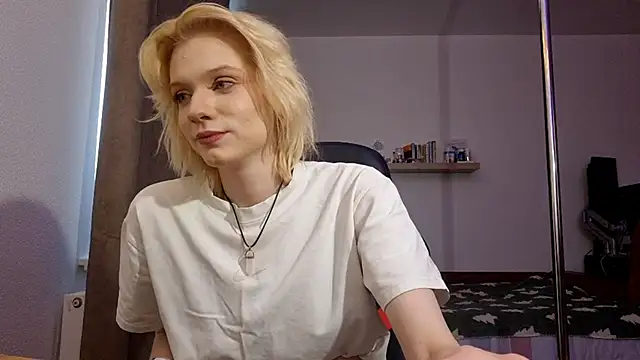 AuraNevera's Live XXX Chat