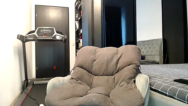 Cyprian86's Live XXX Chat