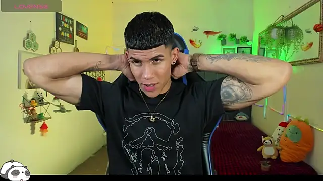 Damian_latinxxx's Live XXX Chat