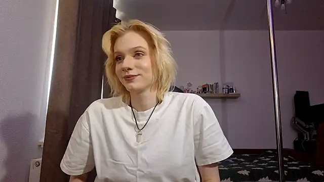 AuraNevera's Live XXX Chat