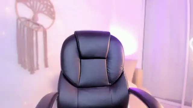 Ginni_charlotte élő XXX-chatje