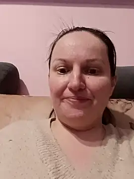 BustyLadyAlma's Live XXX Chat