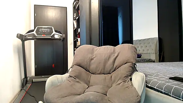 Cyprian86's Live XXX Chat