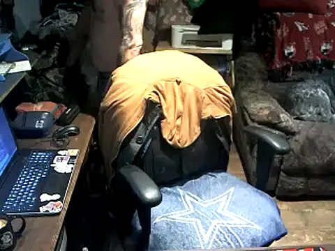 CloudDadddyyy420's Live XXX Chat