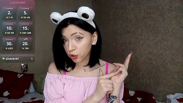 NoMoreCIothes' Live XXX Chat