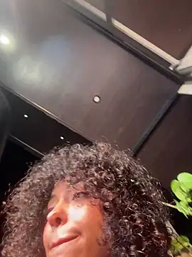 OSHUN_ – Live XXX-chat