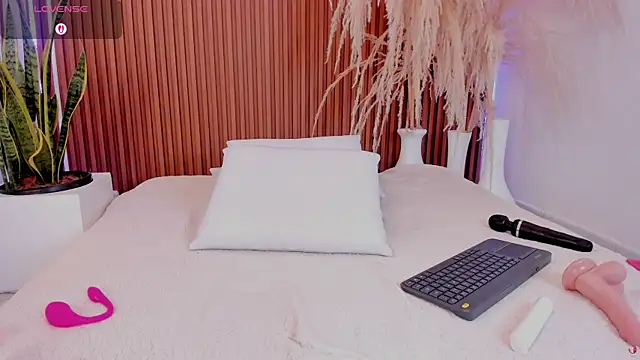 Iris_Thompson_'s Live XXX Chat