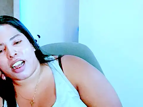 indiantopaz694u's Live XXX Chat