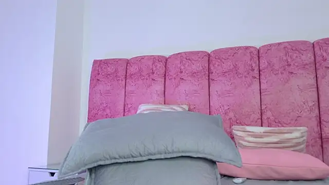 XXX chat uživo modela emmacurvy