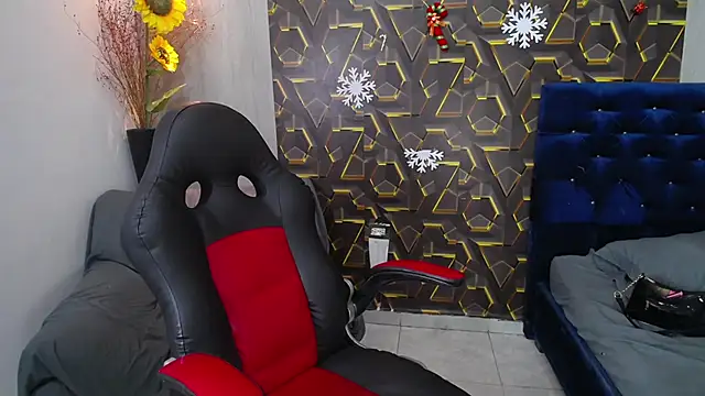 honeymoon_12's Live XXX Chat