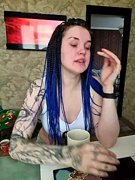 LazyTanukii Live XXX-chat