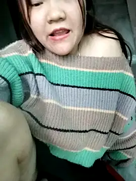 m-mbae's Live XXX Chat