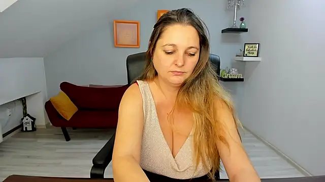 LollaGirl's Live XXX Chat