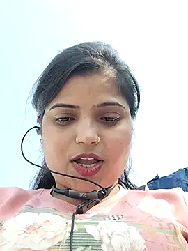 Hot-Pooja25's Live XXX Chat