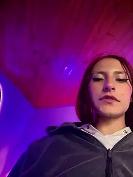 Im_scarlett18's Live XXX Chat