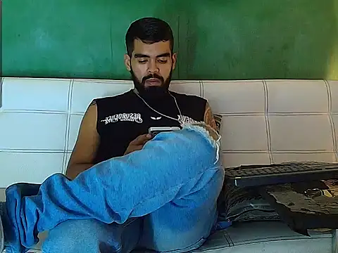 black_kameron_'s Webcam Show