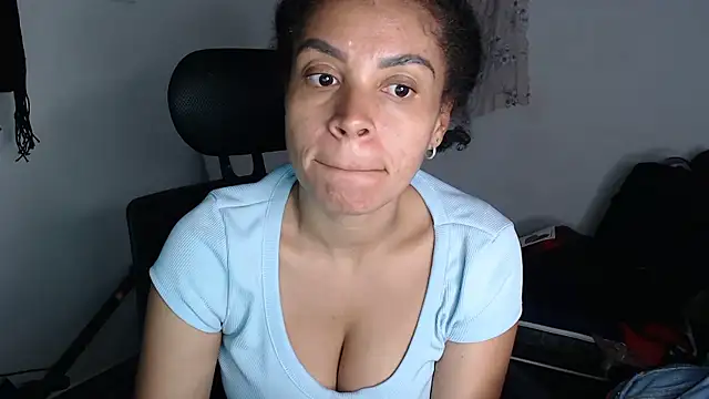 Czat XXX na żywo – shayna_cute