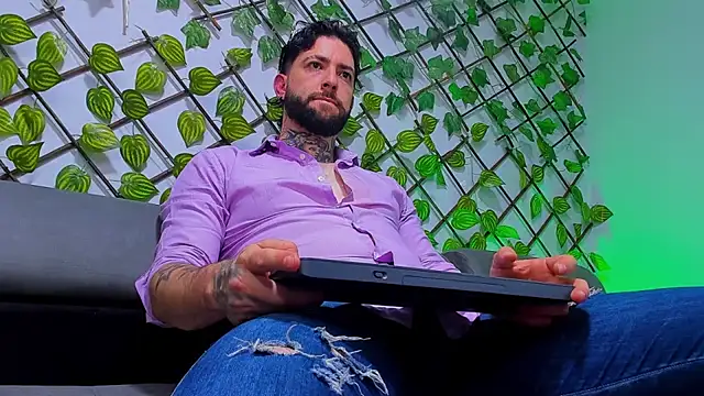 Supreme_Alpha 라이브 XXX 채팅