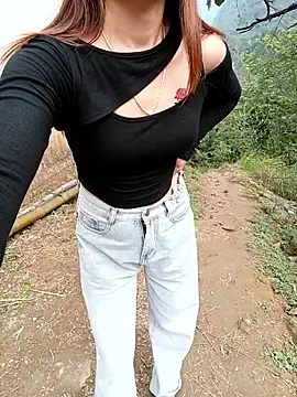 hangnga89: διαδικτυακό σόου στην κάμερα