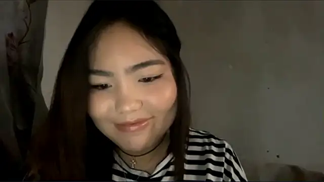 MollyAsian Adlı Modelin Canlı XXX Sohbeti