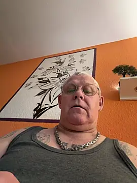 smaili1513's Webcam Show