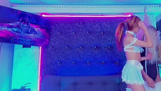 Queens_Wonders_Blonders' Live XXX Chat