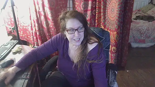 Ireallysquirt's Live XXX Chat