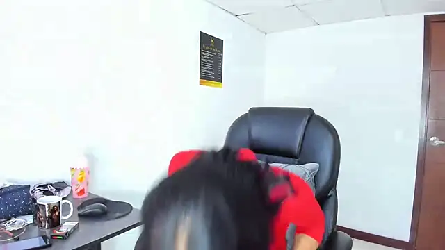 Czat XXX na żywo – Aisha_hotts777