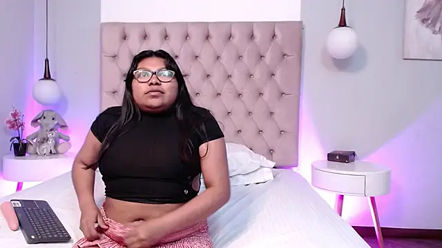 Czat XXX na żywo – Kiri_Black_