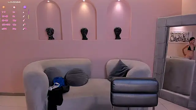 TaraLawrence's Live XXX Chat