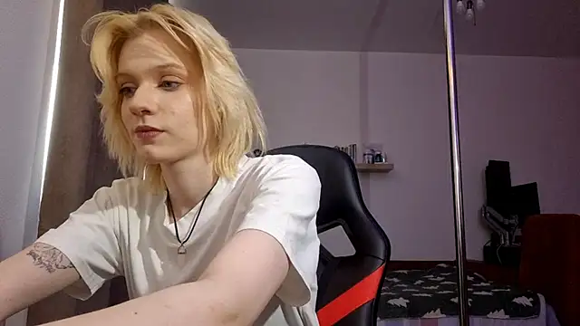 AuraNevera's Live XXX Chat