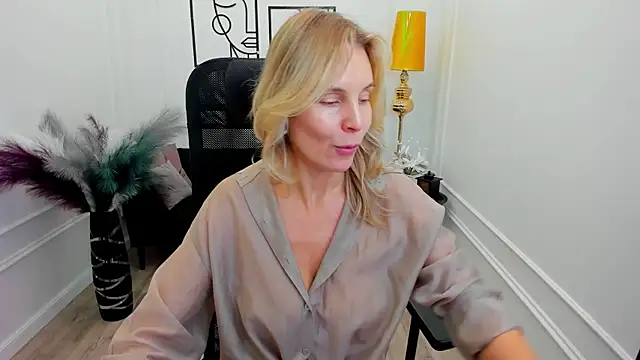 Sinty_Devis élő XXX-chatje