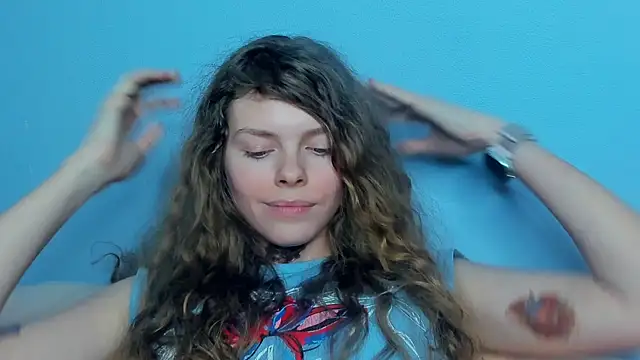 RayaNenlia's Live XXX Chat