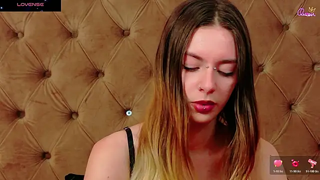 CoraVex's Live XXX Chat