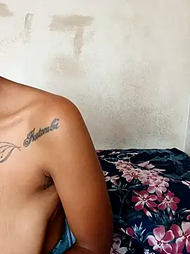 LadyShirley's Live XXX Chat