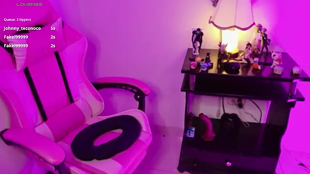 kary_bunny3's Live XXX Chat