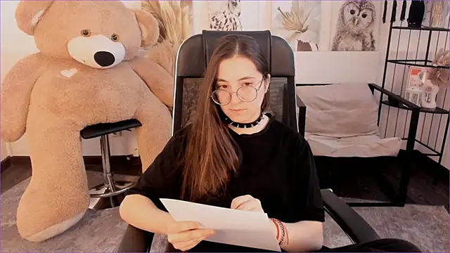 VirtuallVoyant's Live XXX Chat