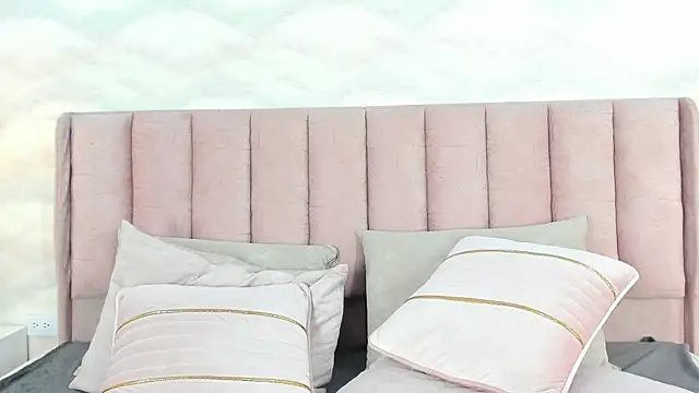 caro_gemm élő XXX-chatje