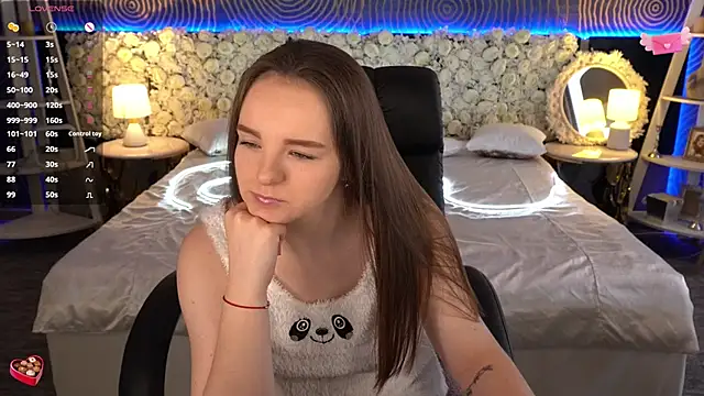 FoxyShy's Live XXX Chat