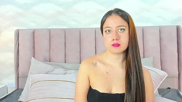 caro_gemm's Live XXX Chat