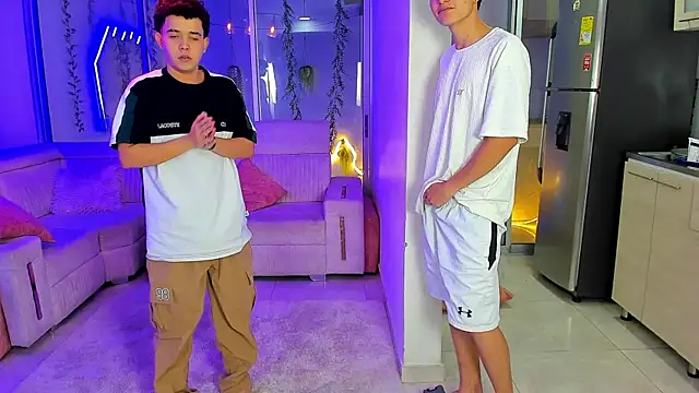 Houseofwarrios' Live XXX Chat