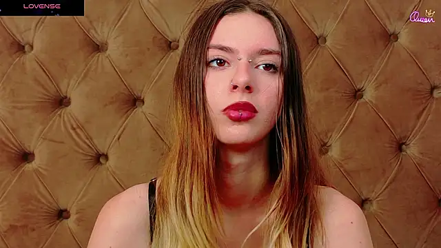 CoraVex's Live XXX Chat