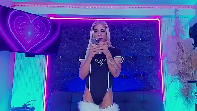 Chat XXX Live Queens_Wonders_Blonders