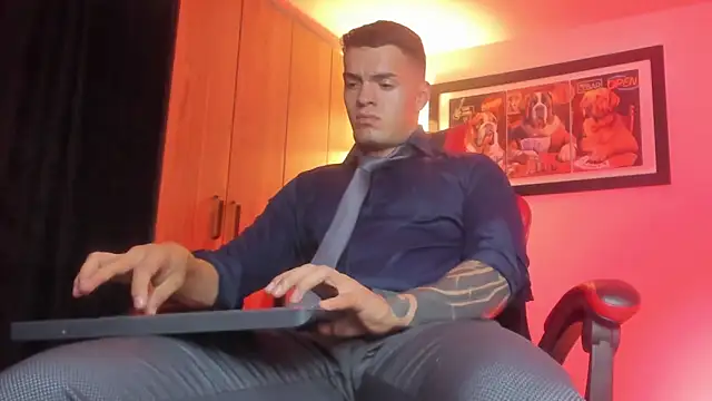 ALPHA_DOMINUS_'s Live XXX Chat