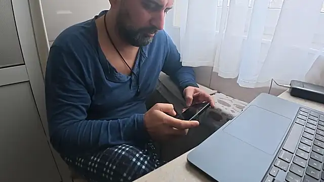 TARKAN1's Live XXX Chat