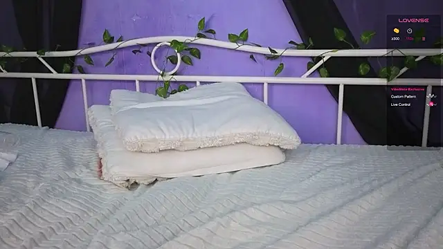 Scarlettsrorm's Live XXX Chat